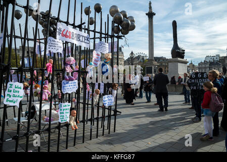 London, UK. 28th Oct, 2017. #66BABIES Protest movement against the 668 babies who are currently locked up in Turkey jail with or without their parents  . The demonstrators denounce the horrible living conditions and the ridiculous reasons sometimes that why some womens are  put in jail,  Trafalgar Square,London. 28/10/2017 Credit: Alexandra Salou/Alamy Live News Stock Photo