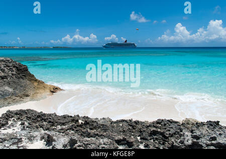 The cruise ship drifting near the coast of Half Moon Cay uninhabited island (Bahamas). Stock Photo