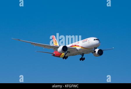 China Hainan Airlines Dreamliner Boeing 787 Landing at Las Vegas