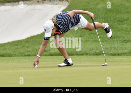 Kuala Lumpur, MALAYSIA. 29th Oct, 2017. Cristie Kerr of USA picks up the ball on the 18th hole during the Sime Darby LPGA Malaysia at TPC Kuala Lumpur on October 29, 2017 in Malaysia. Cristie wins the Sime Darby LPGA 2017. Credit: Chris Jung/ZUMA Wire/Alamy Live News Stock Photo