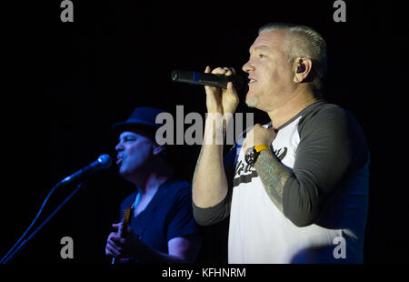 Hallendale Beach, FL, USA. 27th Oct, 2017. Smash Mouth performs at the Westin Diplomat Beach Resort in Hallendale Beach, Florida. October 27, 2017. Credit: Mpi140/Media Punch/Alamy Live News Stock Photo