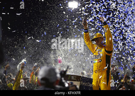 Martinsville, Virginia, USA. 29th Oct, 2017. Kyle Busch (18) wins the First Data 500 at Martinsville Speedway in Martinsville, Virginia. Credit: Chris Owens Asp Inc/ASP/ZUMA Wire/Alamy Live News Stock Photo