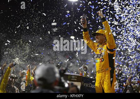 Martinsville, Virginia, USA. 29th Oct, 2017. Kyle Busch (18) wins the First Data 500 at Martinsville Speedway in Martinsville, Virginia. Credit: Chris Owens Asp Inc/ASP/ZUMA Wire/Alamy Live News Stock Photo