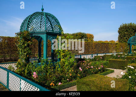 HANNOVER, GERMANY - OCTOBER 19, 2017: Herrenhausen Gardens in Hannover (Herrenhäuser Gärten) Stock Photo