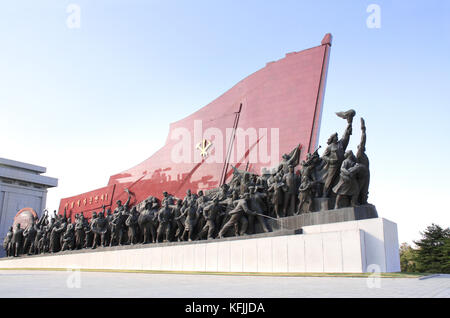 PYONGYANG, NORTH KOREA (DPRK) - SEPTEMBER 14, 2017: Grand Monument Mansudae. Statues of revolutionary people (men, women, children, soldiers, sailors, Stock Photo