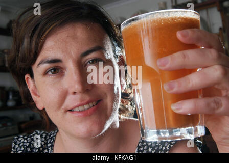 Laura Donnelly trying various juice drinks at the Middle Piccadilly Spa Retreat & Wellness Centre, Sherborne, Dorset, UK Stock Photo