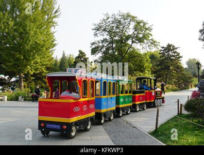 Beijing, Beijing, China. 30th Oct, 2017. Beijing, CHINA-October 2017:(EDITORIAL USE ONLY. CHINA OUT) Autumn scenery of Beijing Botanical Garden. Credit: SIPA Asia/ZUMA Wire/Alamy Live News Stock Photo