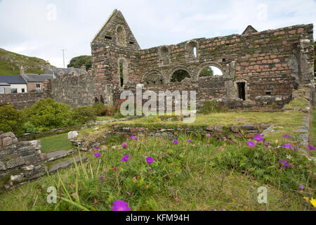 Iona Nunnery ruins and cloister gardens of Augustinian Convent Iona Abbey Scotland Stock Photo