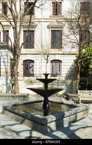 Garden of Dreams, Gallery building and fountain, Kaiser Mahal Palace, Thamel district, Kathmandu, Nepal Stock Photo