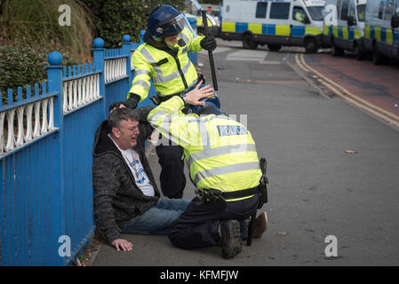 Bordesley, Birmingham, West Midlands, UK. 29th October 2017. Several Birmingham City fans were arrested outside St. Andrew's as up to 150 home support Stock Photo