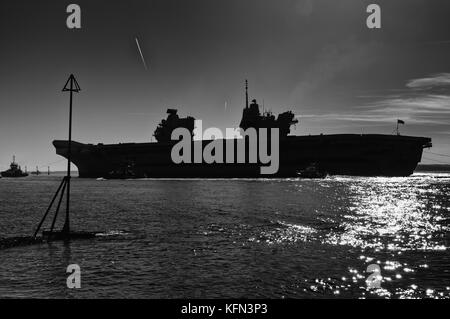 Aircraft Carrier 'HMS Queen Elizabeth' Departing Portsmouth England for Sea Trials Stock Photo