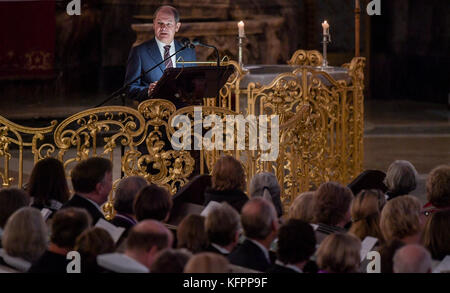 Hamburg, Germany. 31st Oct, 2017. Mayor of Hamburg Olaf Scholz (SPD) speaking during a church service to mark the anniversary of the Reformation at the Michaeliskirche (St. Michael's Church) in Hamburg, Germany, 31 October 2017. Credit: Axel Heimken/dpa/Alamy Live News Stock Photo
