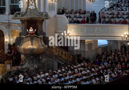 Hamburg, Germany. 31st Oct, 2017. Kirsten Fehrs, bishop of the Hamburg and Luebeck diocese, speaking during a church service to mark the anniversary of the Reformation at the Michaeliskirche (St. Michael's Church) in Hamburg, Germany, 31 October 2017. Credit: Axel Heimken/dpa/Alamy Live News Stock Photo