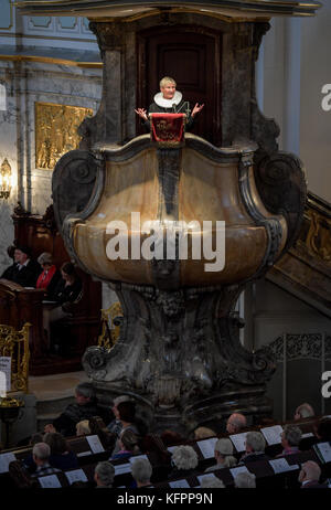 Hamburg, Germany. 31st Oct, 2017. Kirsten Fehrs, bishop of the Hamburg and Luebeck diocese, speaking during a church service to mark the anniversary of the Reformation at the Michaeliskirche (St. Michael's Church) in Hamburg, Germany, 31 October 2017. Credit: Axel Heimken/dpa/Alamy Live News Stock Photo