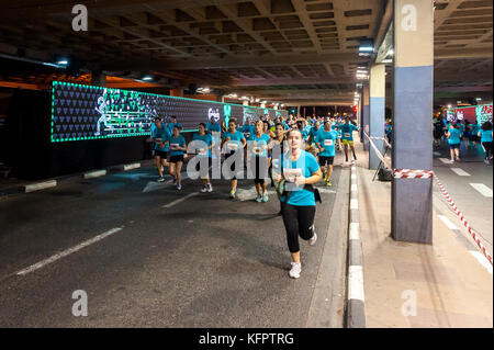 Tel Aviv Yafo, Israel. 31st Oct, 2017. Israel, Tel Aviv-Yafo - October 31, 2017: Night run Tel Aviv 31.10.2017. Tel Aviv Night Run is a 10Km race for both women, men and kids over 14. This event is organized once a year. Credit: Michael Jacobs/Alamy Live News Stock Photo