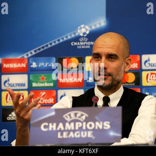 Naples, Italy. 31st Oct, 2017. This evening at the Vesuvius hotel in Naples there was the press conference of Manchester City coach, Josep Guardiola and player David Silva who responded to journalists' doubts over the league's Champions League tomorrow against Napoli. in foto Guardiola Credit: Fabio Sasso/Pacific Press/Alamy Live News Stock Photo