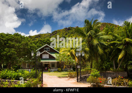 The Seychelles, Praslin, Anse Lazio, Le Chevalier Restaurant behind beach Stock Photo