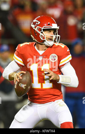 October 30, 2017: Kansas City Chiefs tight end Travis Kelce (87) turns up  field after a pass reception during the NFL Football Game between the  Denver Broncos and the Kansas City Chiefs