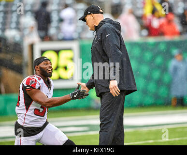 Jacksonville Jaguars cornerback Brian Williams, cneter, during a NFL  football game against the St. Louis Rams, Sunday, Oct. 18, 2009, in  Jacksonville, Fla.(AP Photo/Phil Coale Stock Photo - Alamy