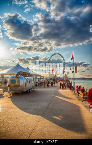 September 10, 2017, Oxen Hill, Maryland, USA: Families enjoy one of the last days of summer along the national waterfront outside Washington, DC. Stock Photo