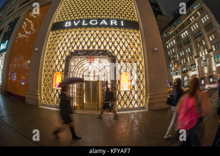 Louis Vuitton and Bulgari shops still closed at the Taj Ma…