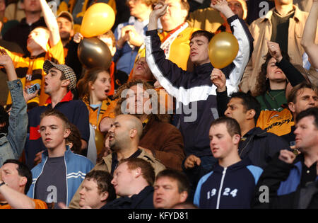 Led Zeppelin singer Robert Plant supporting Wolverhampton Wanderers football team in Play off semi final against Reading 14/5/03 Stock Photo