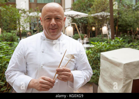 The restaurant 'Sue Mesure' at the Mandarin Oriental in Paris. Cook: Thierry Marx. Thierry Marx Stock Photo