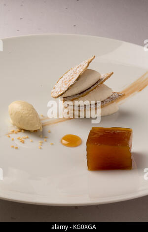 The restaurant 'Sue Mesure' at the Mandarin Oriental in Paris. Cook: Thierry Marx Stock Photo