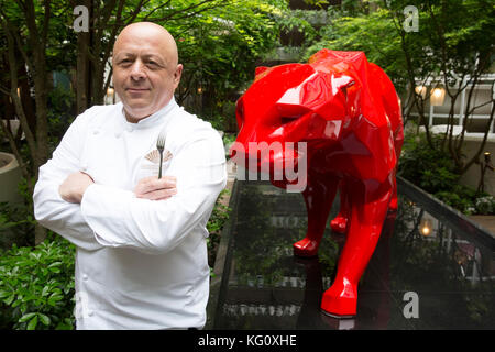 The restaurant 'Sue Mesure' at the Mandarin Oriental in Paris. Cook: Thierry Marx. Thierry Marx Stock Photo