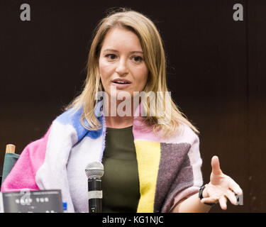 New York, NY, USA. 2nd Nov, 2017. KATY TUR, NBC correspondent and author of ''Unbelievable: My Front-Row Seat to the Craziest Campaign in American History'' at Barnes & Noble on the Upper West Side of New York, November 2, 2017 in New York, NY Credit: Michael Brochstein/ZUMA Wire/Alamy Live News Stock Photo