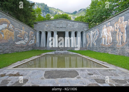 Walenstadtberg, Sankt Gallen,  Schweiz :  Pax-Mal :   rechtes Mosaik : Die Grosse Gemeinschaft / links : Die Kleine Gemeinschaft Stock Photo