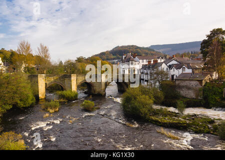 The Dee Bridge in Llangollen one of the Seven Wonders of Wales built in 16th century it is the main crossing point over the River Dee or Afon Dyfrdwy Stock Photo