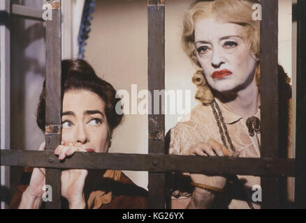 WHATEVER HAPPENED TO BABY JANE ? 1962 Warner Bros film with Joan Crawford at left and Bette Davis Stock Photo