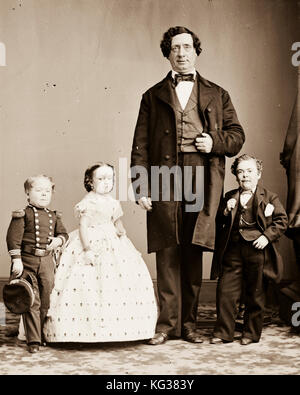 TITLE:  Gen. Tom Thumb, Miss Lavinia Warren, The Giant RIGHTS INFORMATION:  No known restrictions on publication. MEDIUM:  1 negative : glass, wet collodion. CREATED/PUBLISHED:  [between 1855 and 1865] Stock Photo