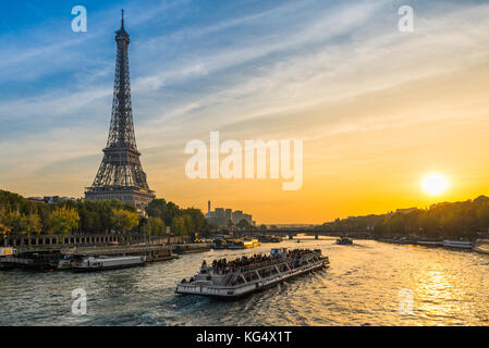 Sunset at the Eiffel tower, Paris Stock Photo