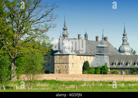 Schloss Lembeck (moated castle), Dorsten-Lembeck, Münsterland, North Rhine-Westphalia, Germany Stock Photo