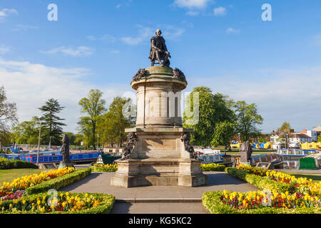 England, Warwickshire, Cotswolds, Stratford-upon-Avon, Shakespeare Statue Stock Photo