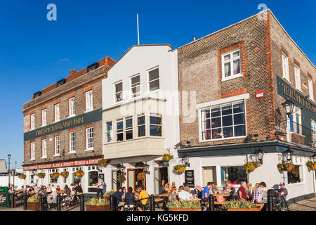 England, Hampshire, Portsmouth, Bath Square, The Spice Island Inn Pub Stock Photo