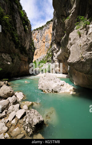 Heart of the Verdon Gorge canyon along the Imbut trail, France Stock Photo