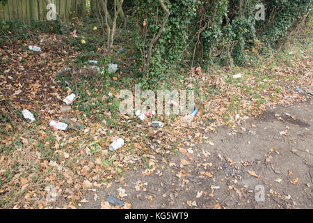 Dumped drink cans in Iver, Buckinghamshire Stock Photo