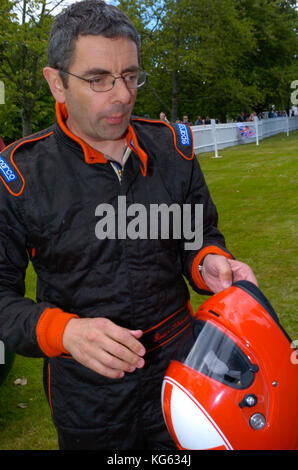 Rowan Atkinson aka Mr Bean at the Goodwood Festival of Speed, Sussex, England UK 2004 Stock Photo