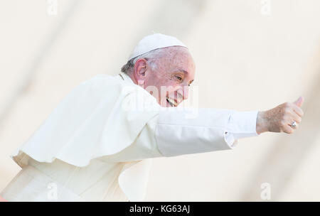 Pope Francis gives the thumbs up at the end of his Wednesday general audience in Saint Peter's square at the Vatican.  Featuring: Pope Francis Where: Rome, Italy When: 04 Oct 2017 Credit: IPA/WENN.com  **Only available for publication in UK, USA, Germany, Austria, Switzerland** Stock Photo