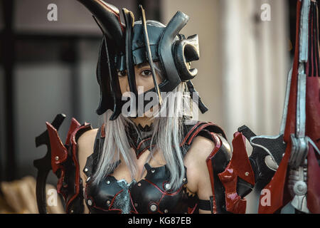 Barcelona, Spain. 4th November, 2017.  A cosplayer dressed as her favorite character attends the 23rd Salon Manga de Barcelona Credit: Matthias Oesterle/Alamy Live News Stock Photo