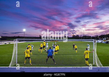 West Auckland, County Durham, UK. 4th November, 2017.  West Auckland defend a corner against Billingham Synthonia in their 4-0 home win in the Northern League Division 1 (c) Paul Swinney/Alamy Live News Stock Photo