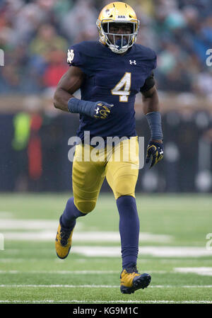 November 04, 2017: Notre Dame linebacker Te'von Coney (4) during NCAA football game action between the Wake Forest Demon Deacons and the Notre Dame Fighting Irish at Notre Dame Stadium in South Bend, Indiana. Notre Dame defeated Wake Forest 48-37. John Mersits/CSM Stock Photo