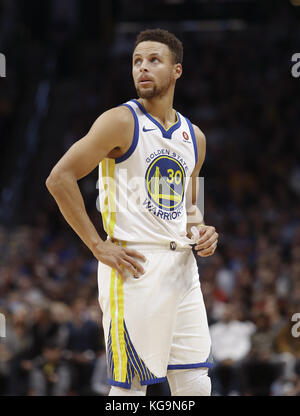 Denver, Colorado, USA. 4th Nov, 2017. Warriors STEPHAN CURRAY looks on during the 2nd. Half at the Pepsi Center Saturday night. The Nuggets lose to the Warriors 127-108. Credit: Hector Acevedo/ZUMA Wire/Alamy Live News Stock Photo