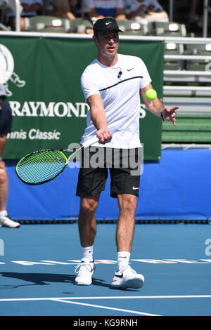 Delray Beach, FL, USA. 04th Nov, 2017. Scott Foley attends the Chris Evert/Raymond James Pro-Celebrity Tennis Classic at the Delray Beach Tennis Center on November 4, 2017 in Delray Beach Florida. Credit: Mpi04/Media Punch/Alamy Live News Stock Photo