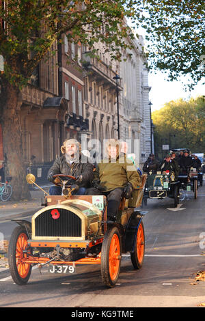 London, UK. 5th Nov, 2017. A 1903 Clement Tonneau (owner: Christopher Shaw) driving through Westminster, central London, during the annual Bonhams London to Brighton Veteran Car Run.  454 Pre-1905 manufactured vehicles took part in this year's run which happens on the first Sunday of every November and commemorates the original Emancipation Run of 14 November 1896. Credit: Michael Preston/Alamy Live News Stock Photo