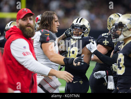 Florida, USA. 5th Nov, 2017. LOREN ELLIOTT | Times .Players from both teams get into a skirmish during the second half of an NFL game between the Tampa Bay Buccaneers and New Orleans Saints at the Mercedes-Benz Superdome in New Orleans, La., on Sunday, Nov. 5, 2017. Credit: Loren Elliott/Tampa Bay Times/ZUMA Wire/Alamy Live News Stock Photo