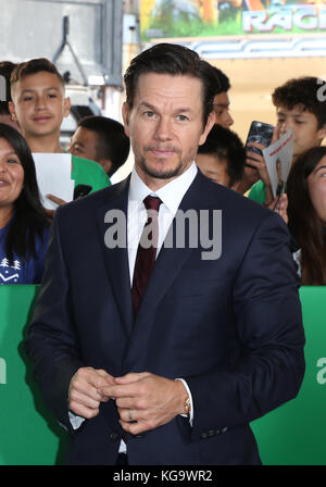 Westwood, California, USA. 5th Nov, 2017. Mark Wahlberg at the premiere of Daddy's Home 2 at the Regency Village Theater in Westwood, California on November 5, 2017. Credit: Faye Sadou/Media Punch/Alamy Live News Stock Photo